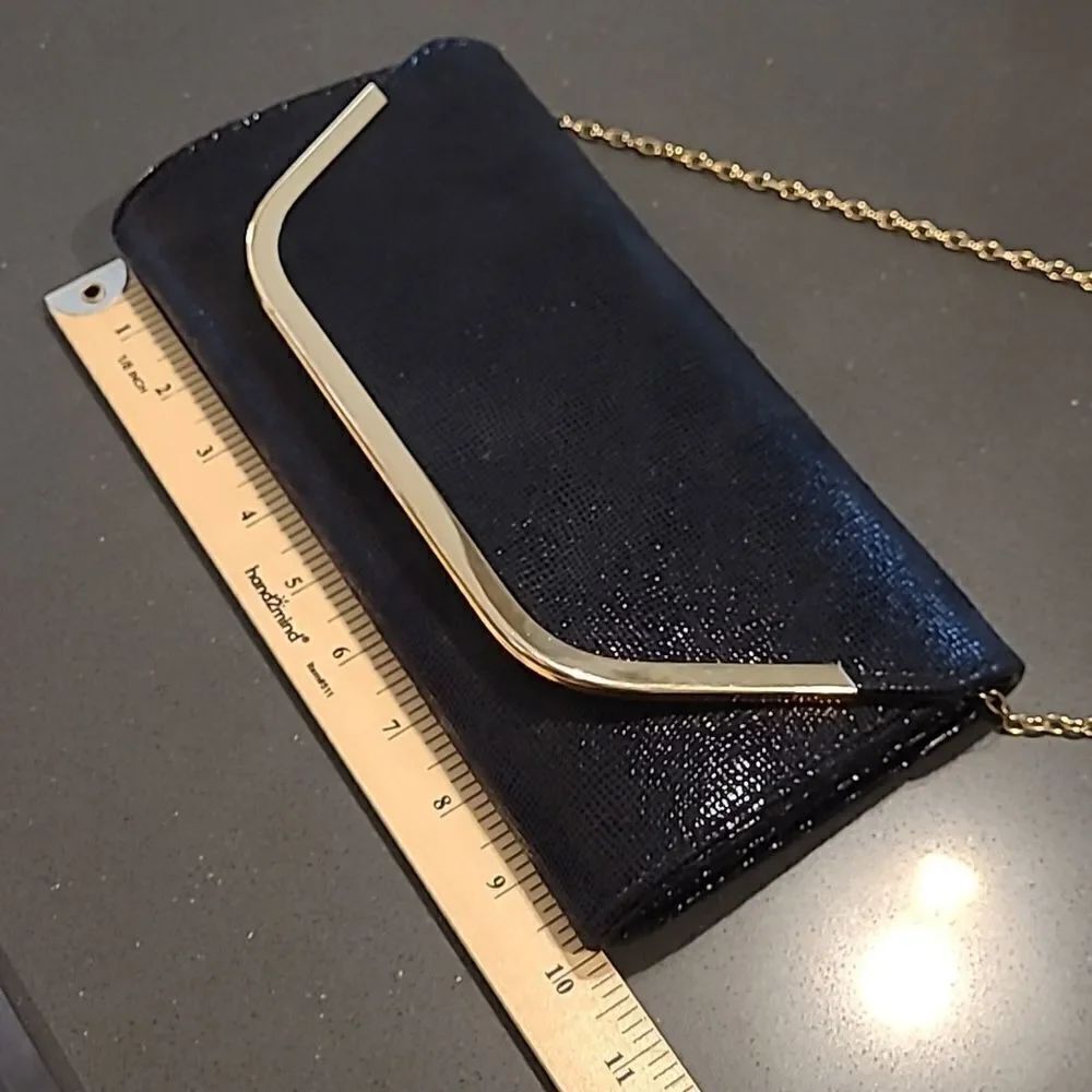 Magnetic closure snap black evening purse, removable gold toned shoulder strap - Picture 4 of 7